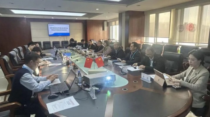 為深入推進(jìn)“現(xiàn)代企業(yè)治理示范創(chuàng)建行動(dòng)”，持續(xù)優(yōu)化集團(tuán)及子公司治理體系、提升決策科學(xué)化水平，11月20日，甘肅文旅集團(tuán)在所屬子公司甘肅文旅投資集團(tuán)舉辦2025年第二場(chǎng)模擬董事會(huì)活動(dòng)。集團(tuán)副總經(jīng)理謝昕出席